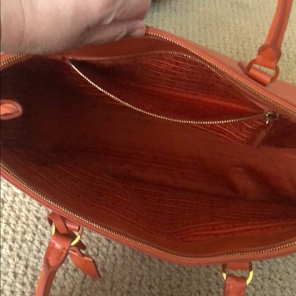 Authentic Beautiful Prada tote. - Picture 7 of 8